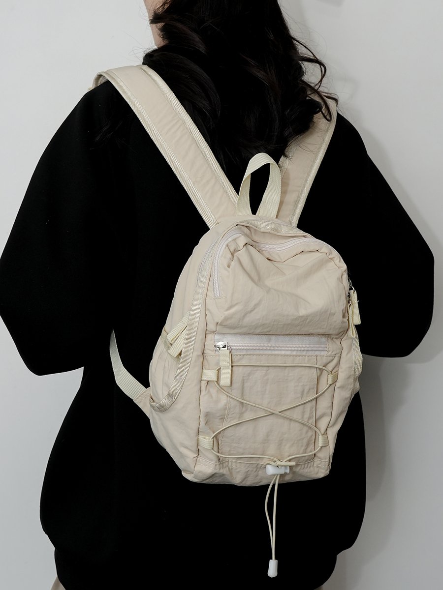 Two-shoulder-carrying-up picnic and a light-ass travel bag for a sports girl
