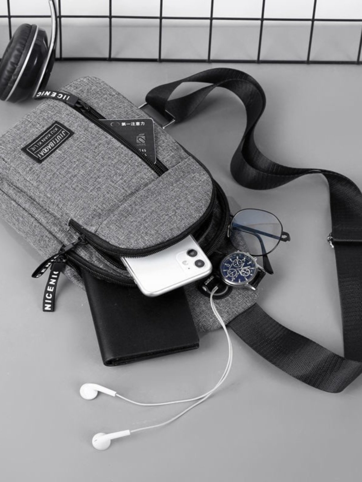 Men's chest bag, 2024 new nylon nylon nymphagus, recreational sports tiara, one-shoulder