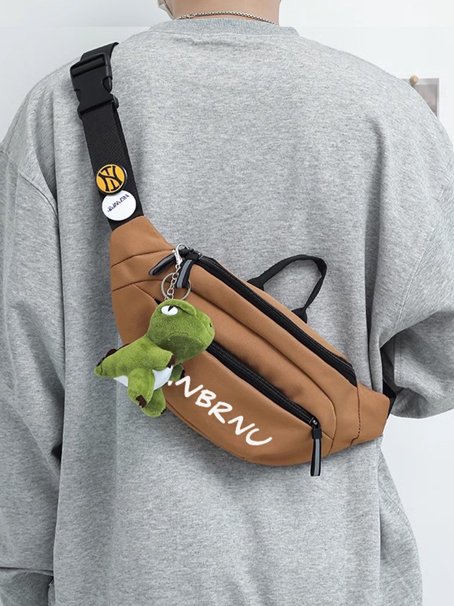 A man's chest bag with a new one-sleeved twirl bag, and a man's twirl belt with a single shoulder bag for a female sports phone