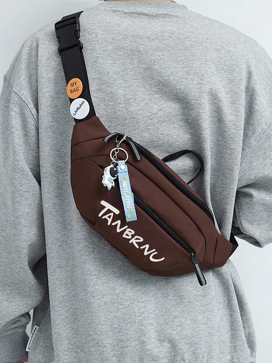 A man's chest bag with a new one-sleeved twirl bag, and a man's twirl belt with a single shoulder bag for a female sports phone