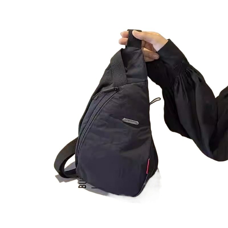 2024 Twist chest packs for male and female phone slant packs are about to ride and rest packs with a full-blown exercise pack
