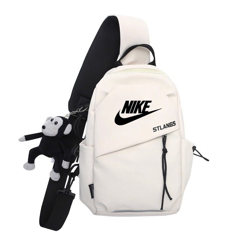 Nike's new cash bag lady slashed a man's large-capacity one-capper chest bag, a rice-coloured sports backpack