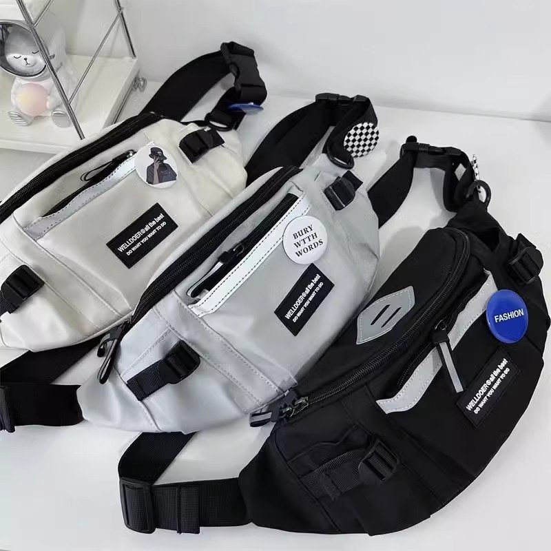 A new one-size-fits-all, one-shoulder-to-one-cap phone