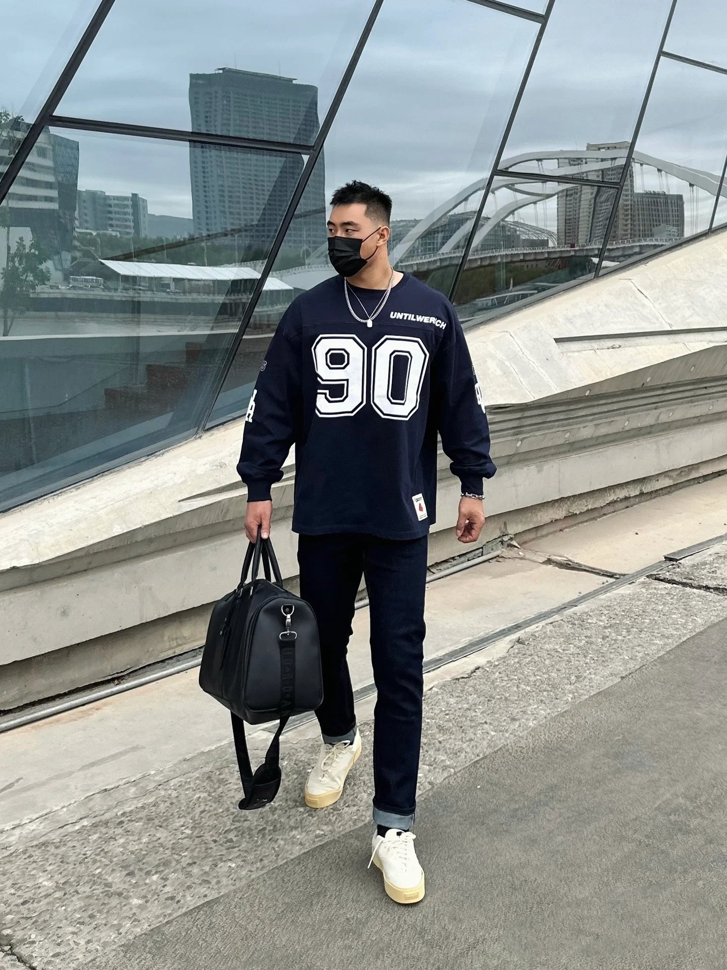 A NEW JORDAN AJ SLURRY BAG FOR HIGH-CAPACITY OUTDOOR SPORTS TRAINING FOR MEN AND WOMEN