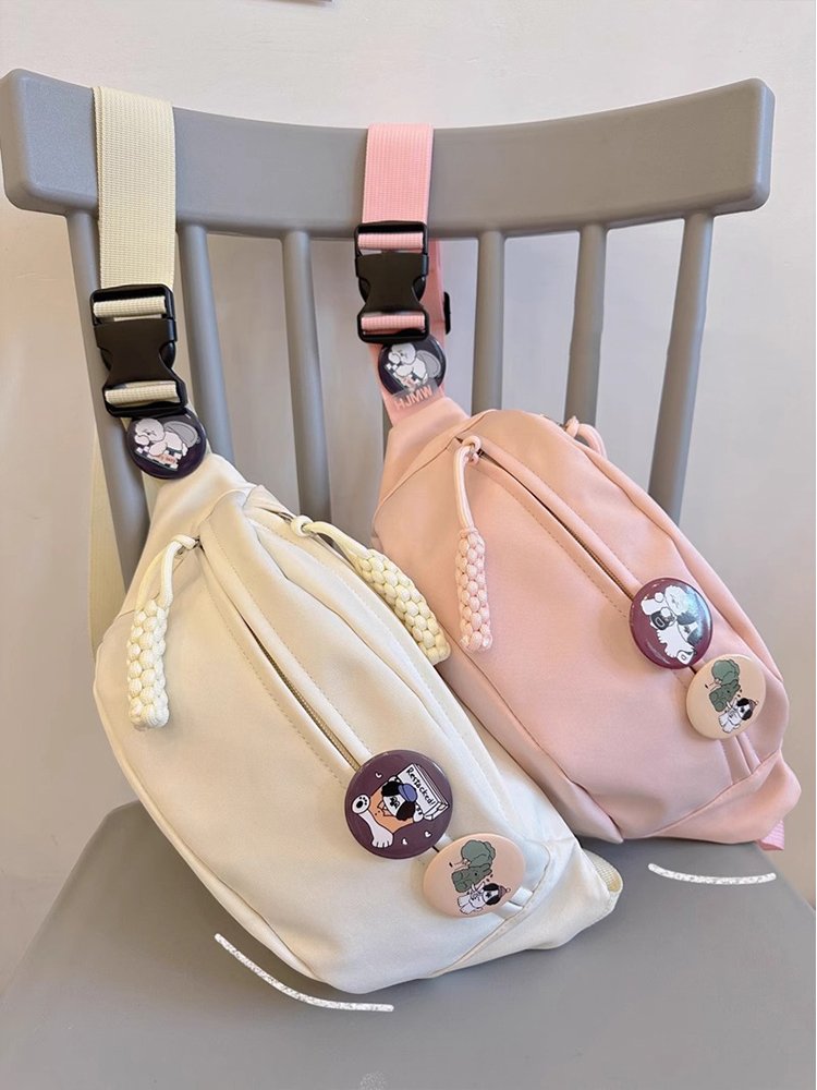The slant bag for the female dopamine dumpling bag, the new twig pack, the twilight pack, the twilight bag, the free chest bag, the shoulder