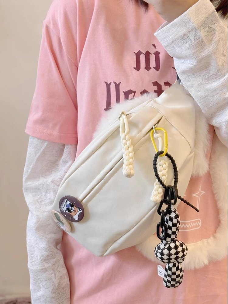 The slant bag for the female dopamine dumpling bag, the new twig pack, the twilight pack, the twilight bag, the free chest bag, the shoulder