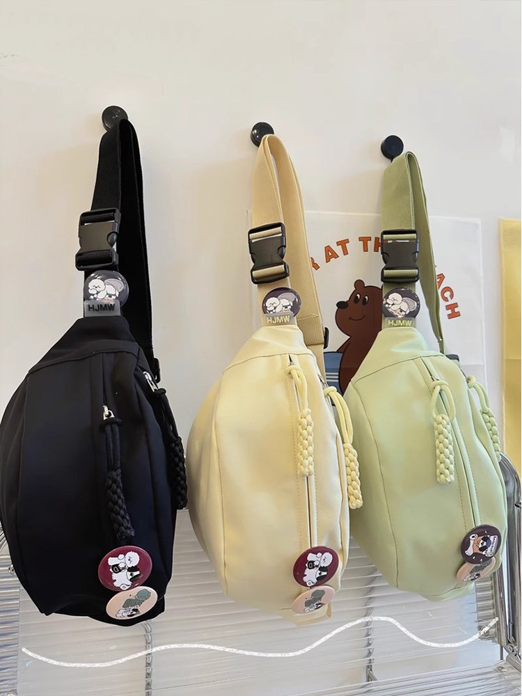 The slant bag for the female dopamine dumpling bag, the new twig pack, the twilight pack, the twilight bag, the free chest bag, the shoulder