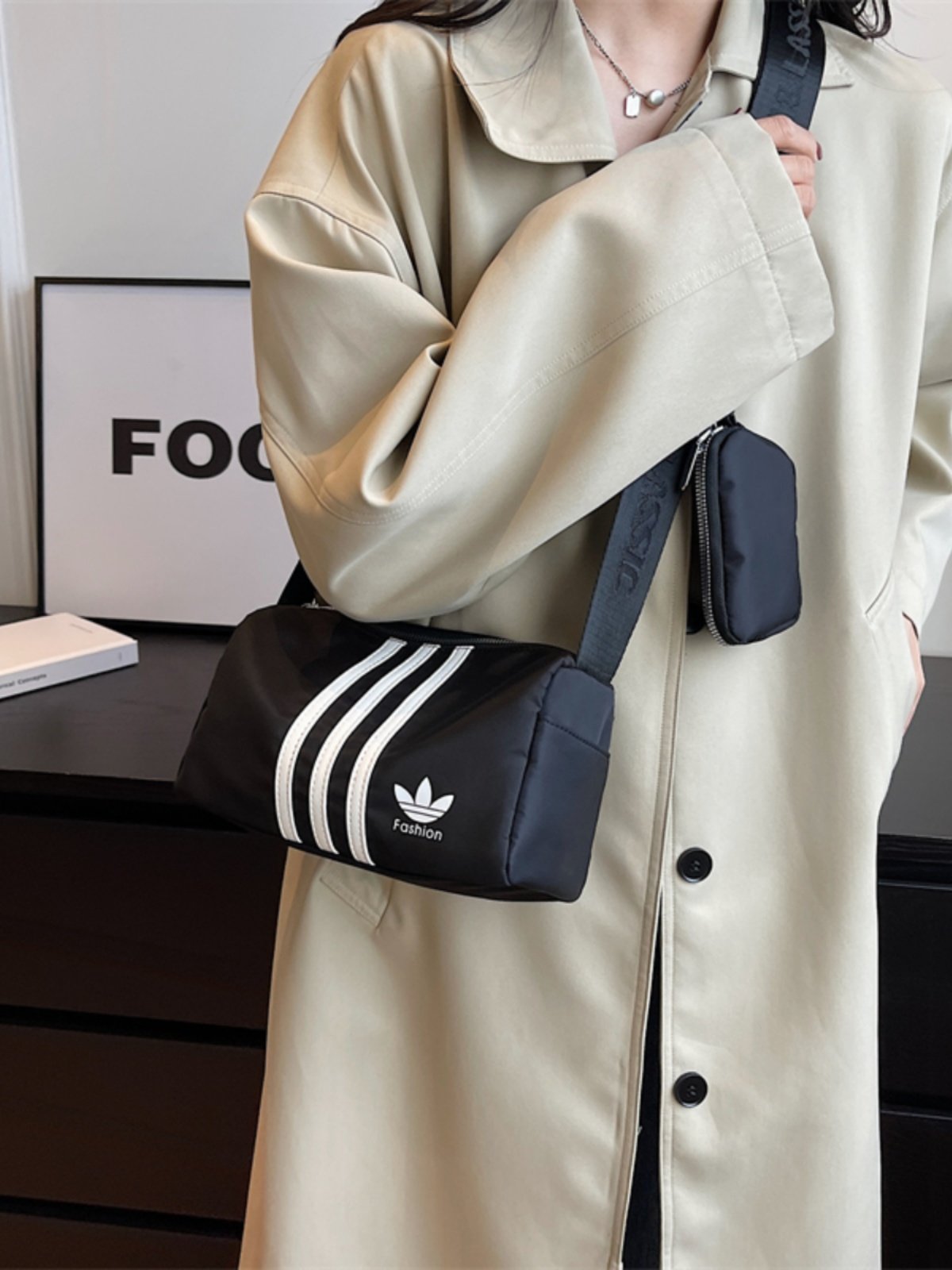 A new 2024 summer sports kit designed by the crowd, three bars and a single-shouldered pillow