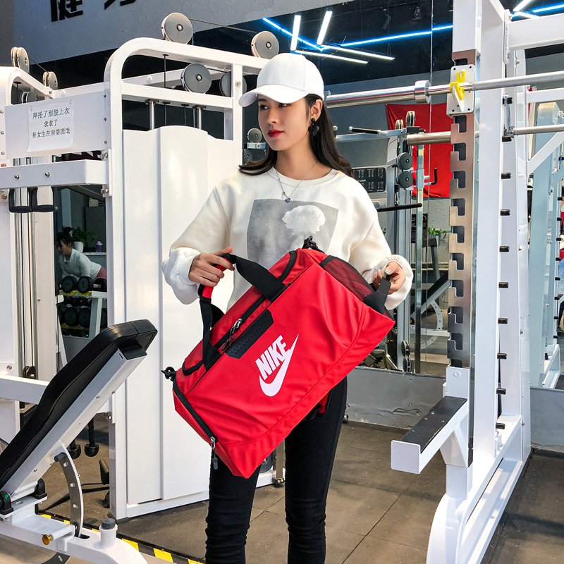 Nike's new gym bag for men and women, a sports bag for swimming, dry and wet, separate basketball bag