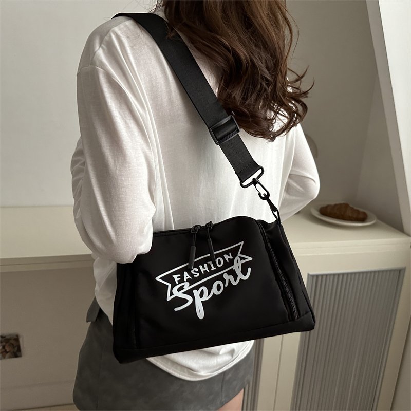 Large-capacity short-distance one-shoulder-carriage bag for a man with a tweezer-pack gymnasium kit