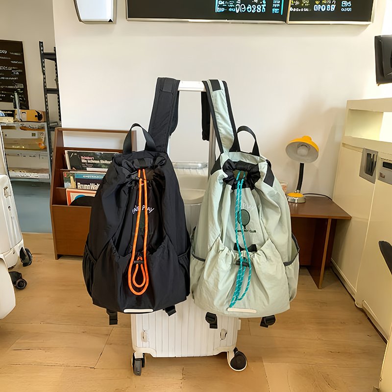 Japanese one-size-fits-all badminton backpacker outsourced tennis buns for men and women with large capacity school bags