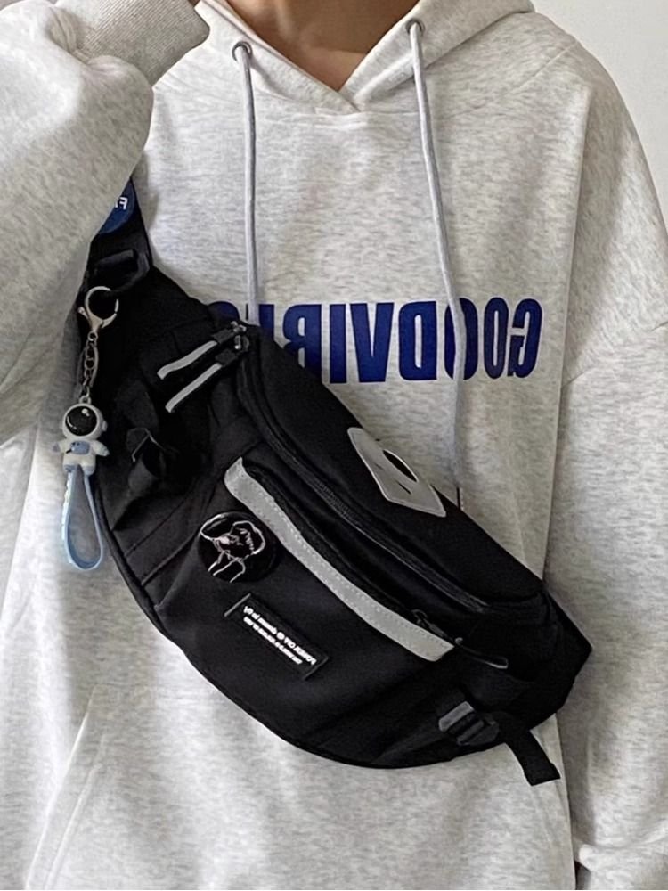 A slashy-packed man's waist bag, a new one-cap, and a student's one-caps chest bag, a twirl, and a small bag