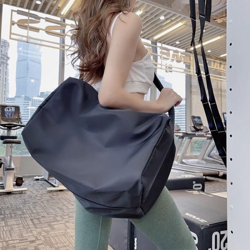 High-capacity gym packs, women's backpacks, slant trip packs for fashion yoga packs