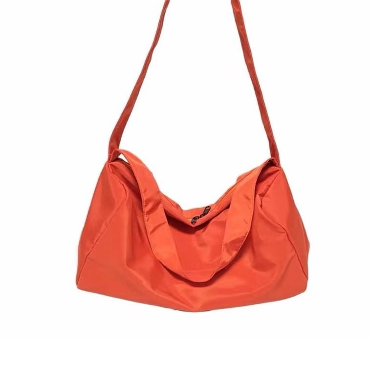 High-capacity gym packs, women's backpacks, slant trip packs for fashion yoga packs