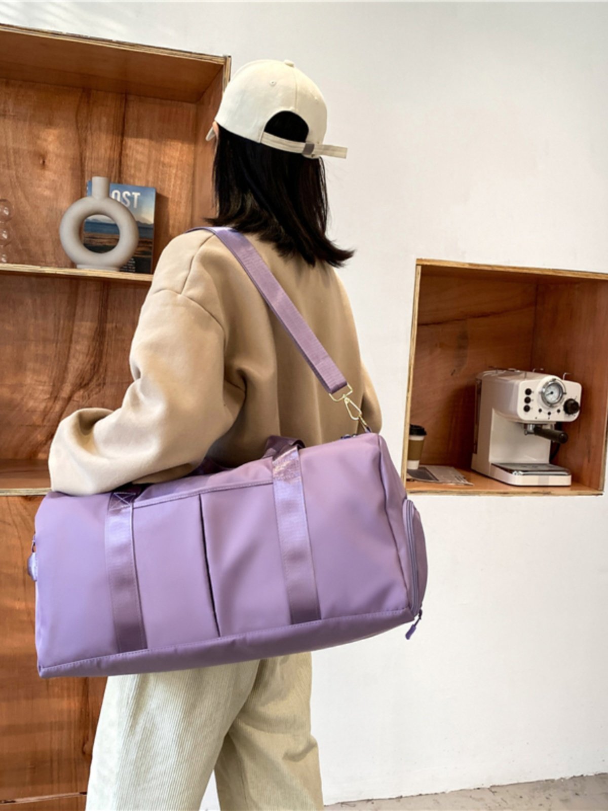 the gym bag girl swims dry and wet and separate yoga packs, and the gym bag is customised to print logo