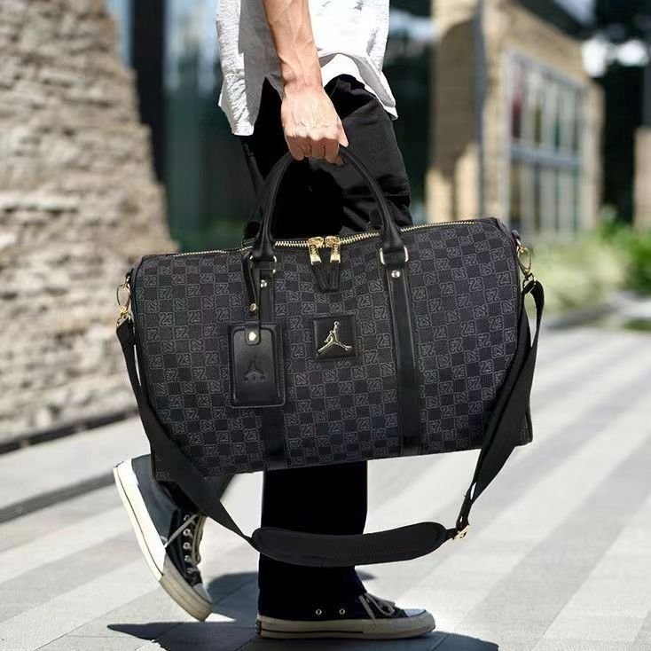 New large-capacity slashy-packed retrospect board, single-shoulder handbag, sports basketball pack