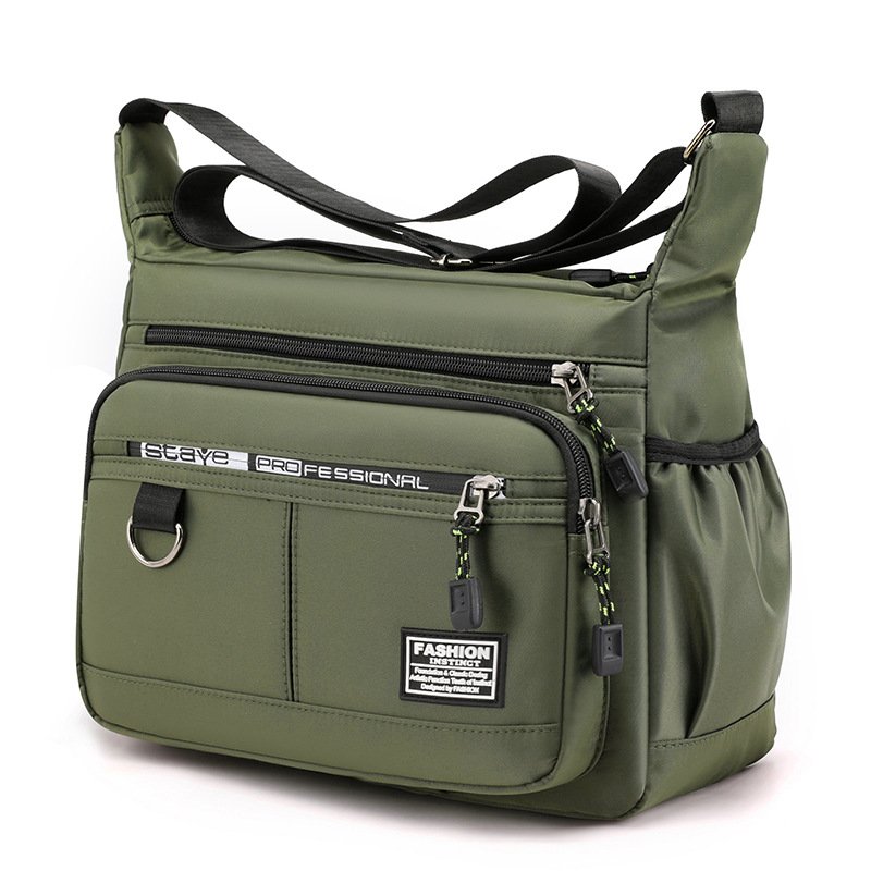 A large-capacity male pack, one-shoulder backpack, and a good time to go to work with the Oxford Slusher