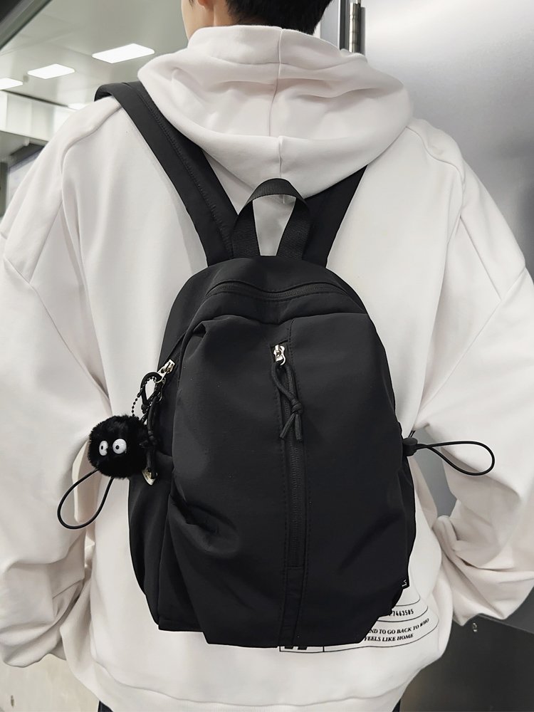 Two-shouldered girl travels easily, small-time traveler hiking packs, small hiking backpacks