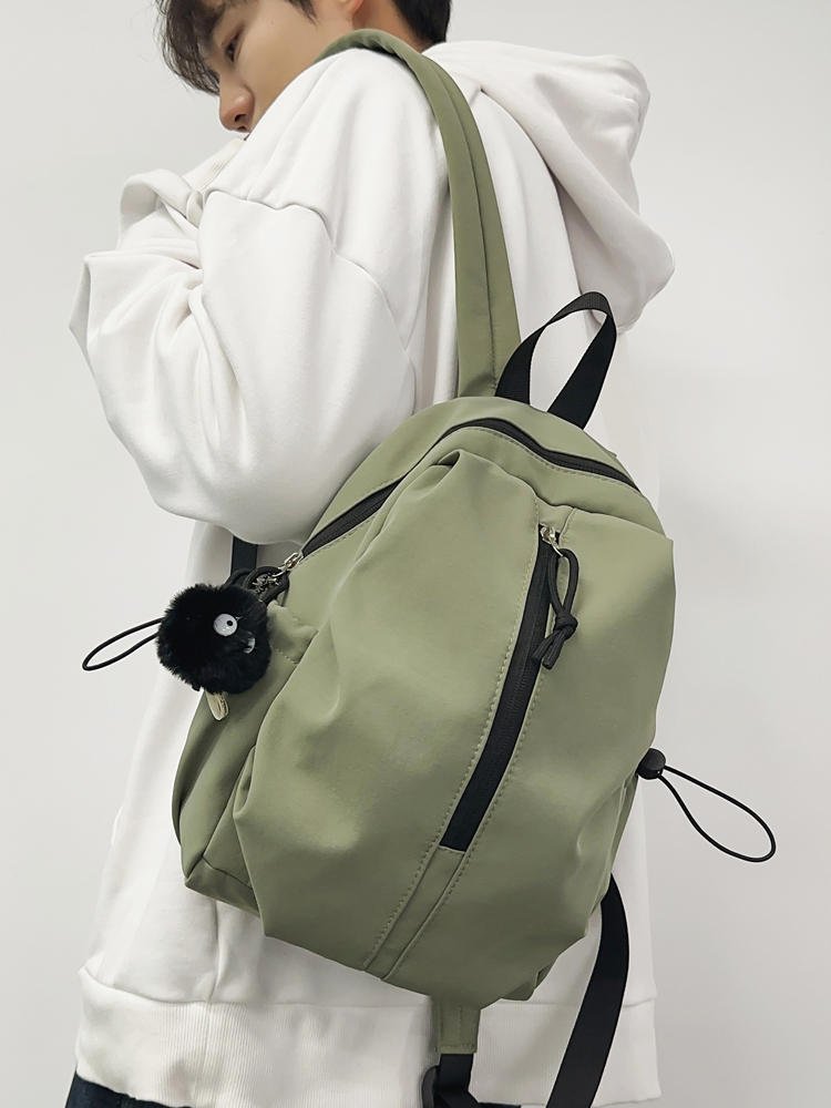 Two-shouldered girl travels easily, small-time traveler hiking packs, small hiking backpacks