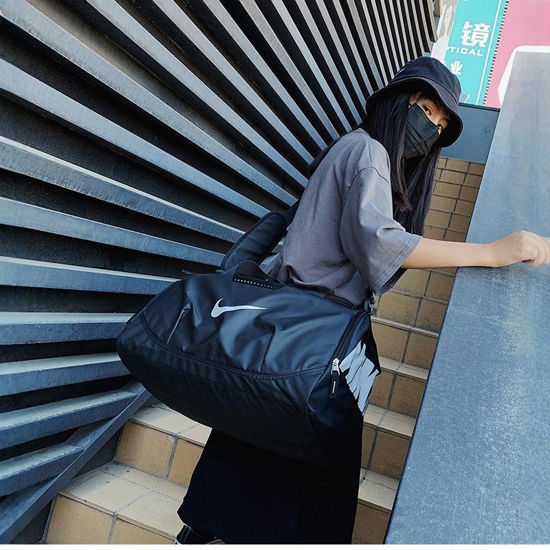 Gym kit, male and female basketball kit, large-capacity, dry and wet, separated hand-carved, one-shoulder-slash bag