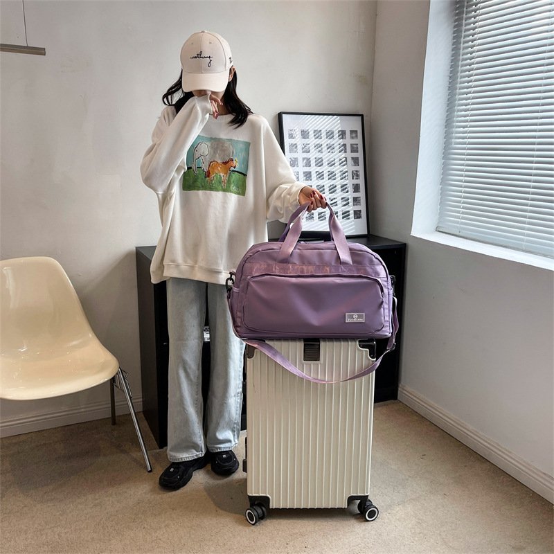A new 2023 short-distance travel package, a simple, clean receipt bag, a hand-carrying-in-a-flight sports kit