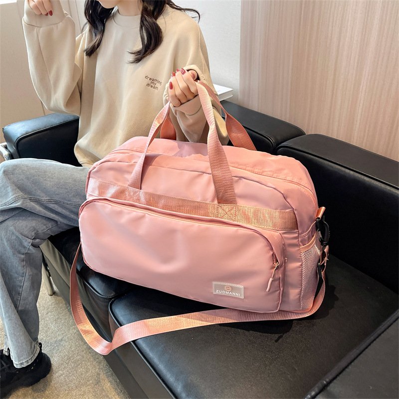 A new 2023 short-distance travel package, a simple, clean receipt bag, a hand-carrying-in-a-flight sports kit