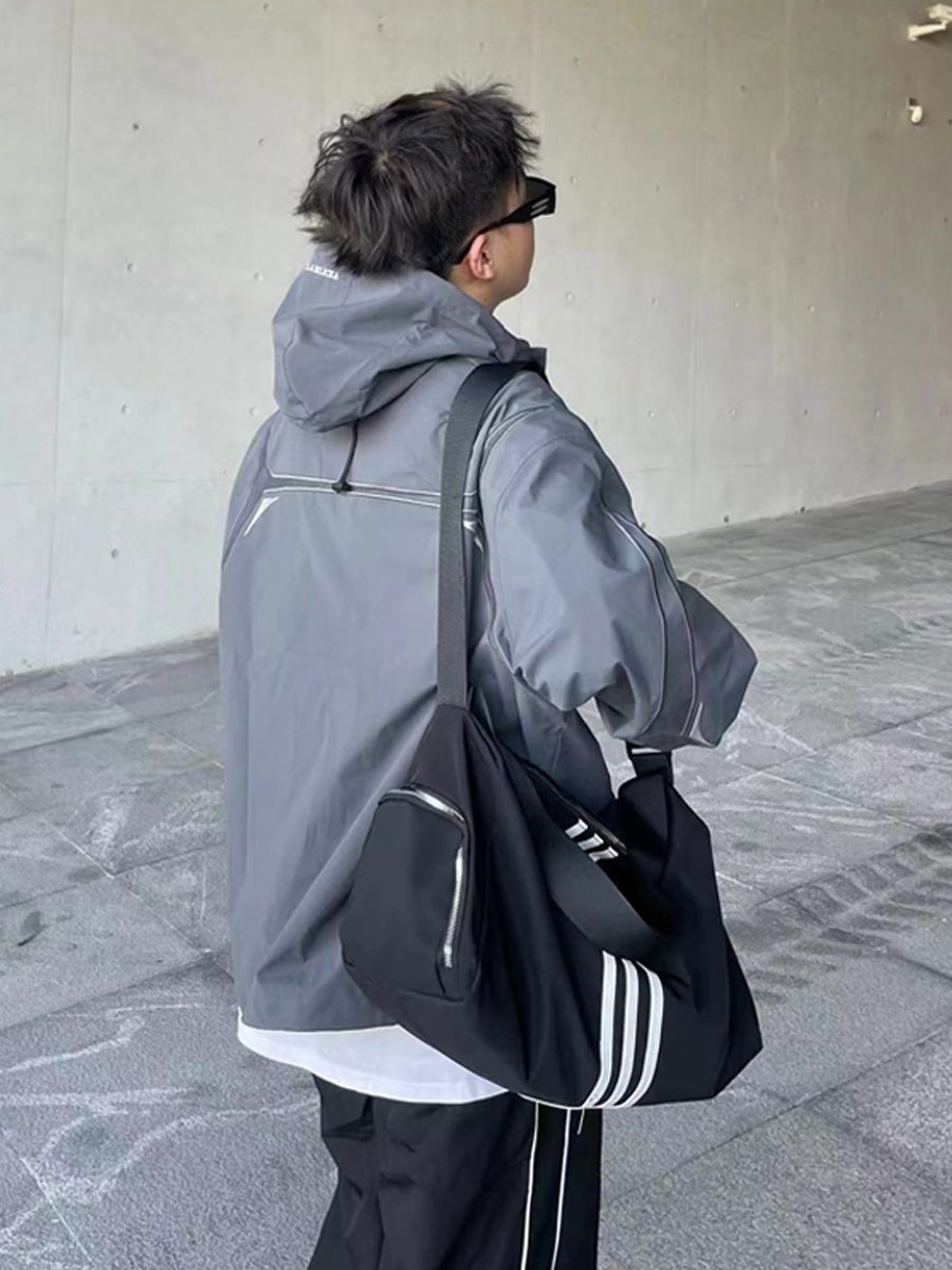 HIGH CAPACITY OF SINGLE-SHOULDER, DRY-WET-SEPARATED SWIM PACKS, BOTH MALE AND FEMALE, FOR A SPORTS AND SPORTS TRIP BY YUEN