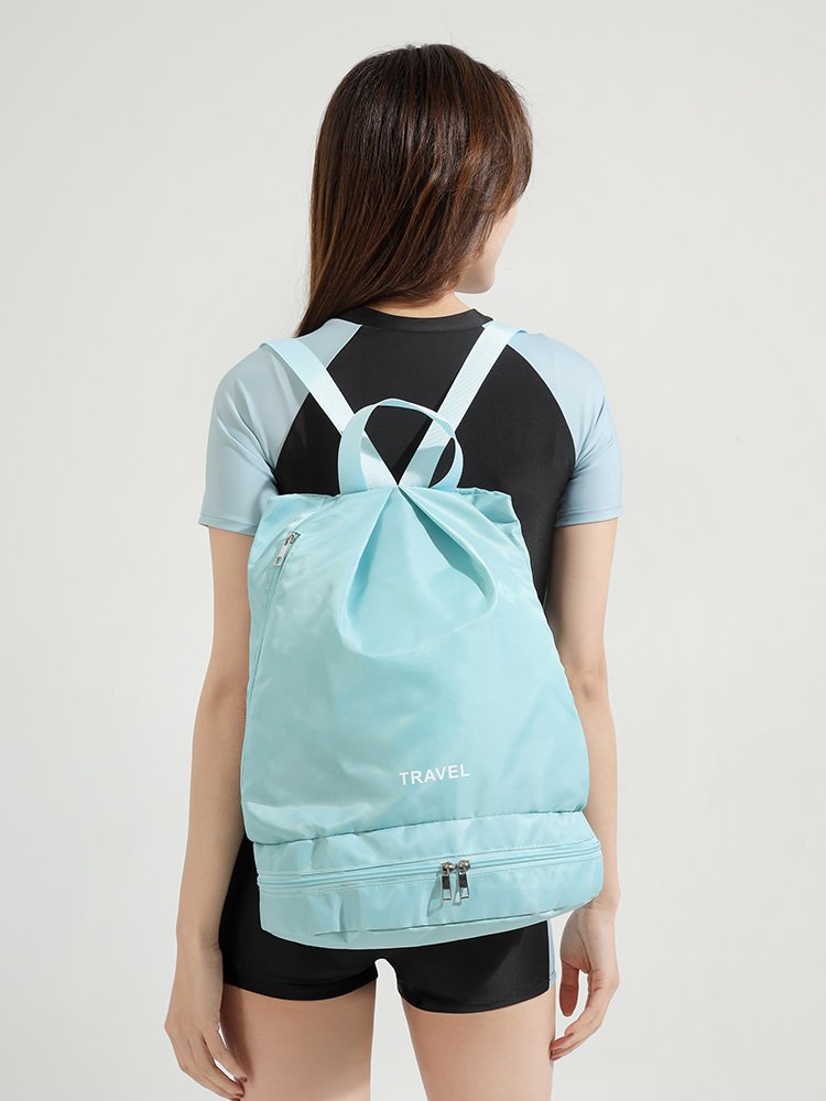 Swimming in a dry, wet separation gym with a full-capacity double-shoulder backpack and a waterproof double-shoulder bag