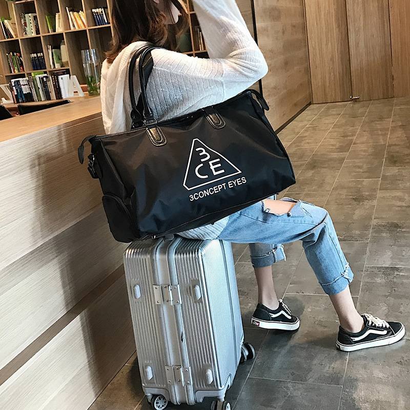 A live Korean-size water-resistant mass-printing short-distance sports bag bag