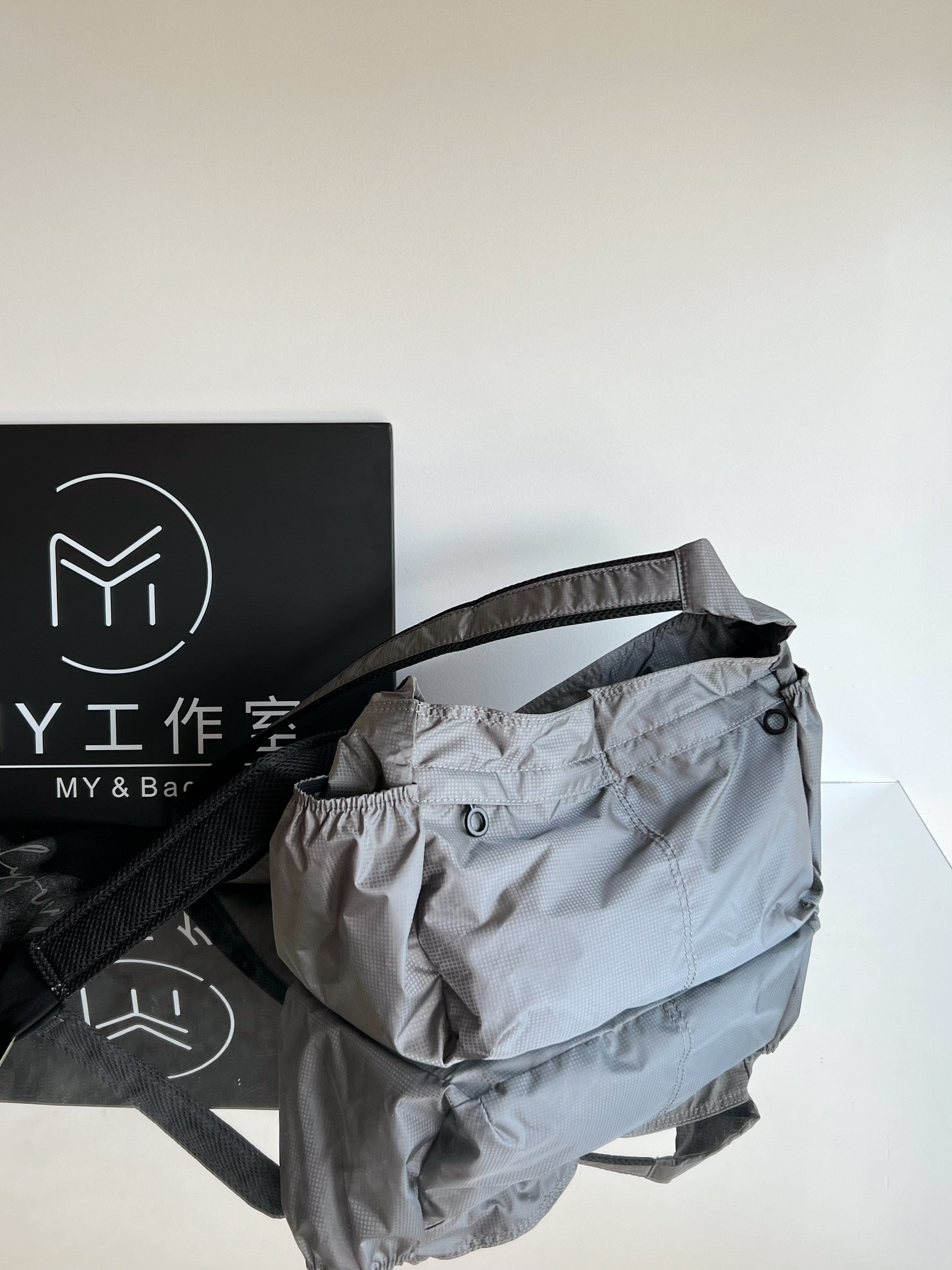 MY WATERPROOF OXFORD WITH A LARGE CAPACITY OF DUMPLINGS, AND A NEW ONE-SIZE-SIZE-FITS-ALL, LEISURE-DEFEATING, ONE-SHOULDER-PACK