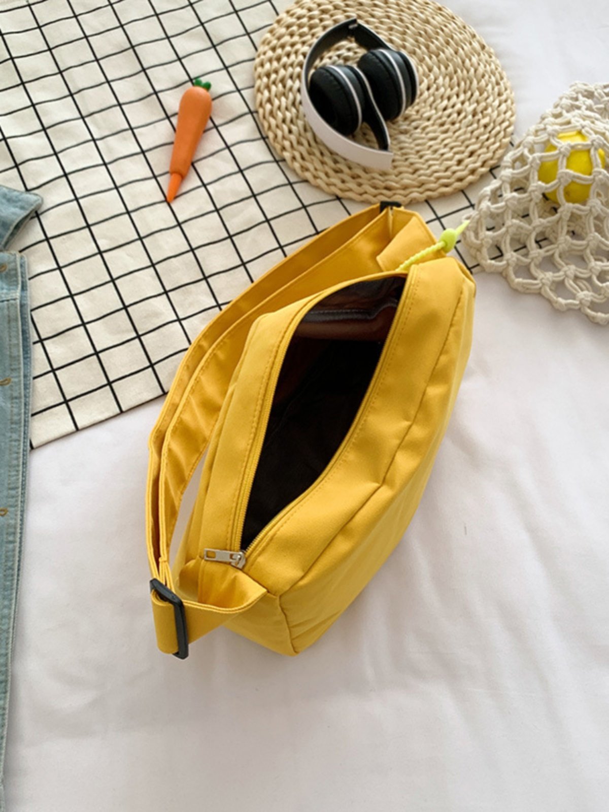 Summer tarpaulin bag with a new 2024 for the rest of the day