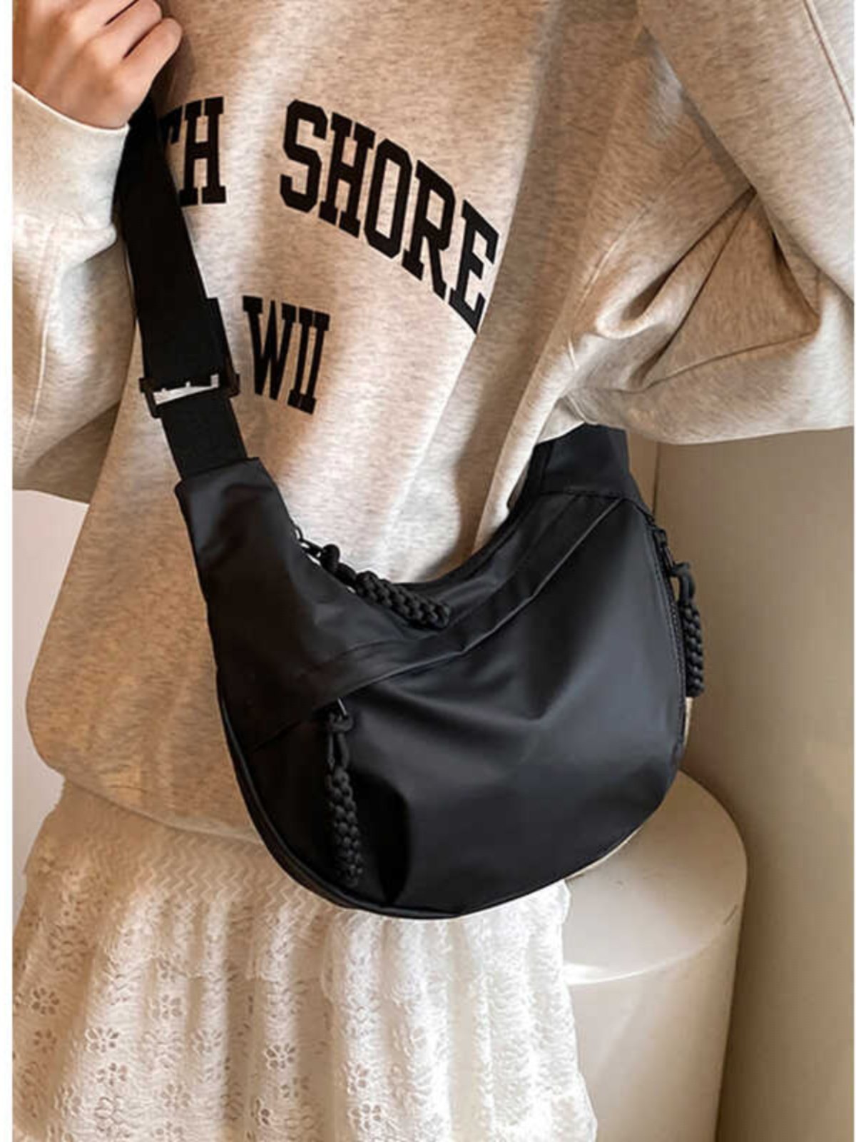 A new 2024 in summer, a light-colored tot-bag water-proof lady riding a male's slop bag