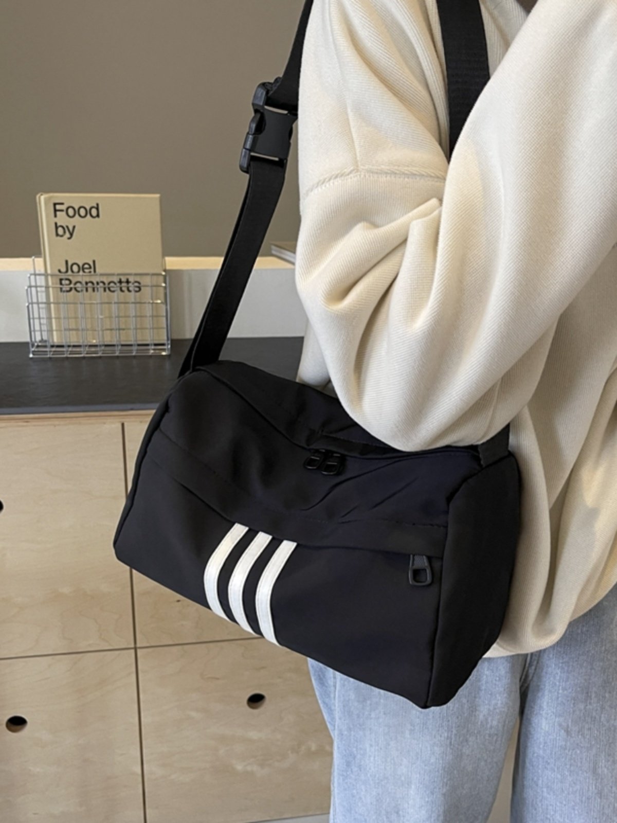 A new 2024 for an extra-heat-of-the-summer gym bag with a high recreational capacity, Oxford bungalow