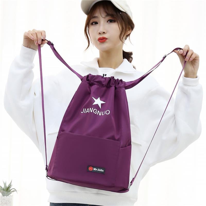 Slinging a pair of shoulders for men and women in a general sports and fitness bag, about a traveler's large, light waterproof backpack