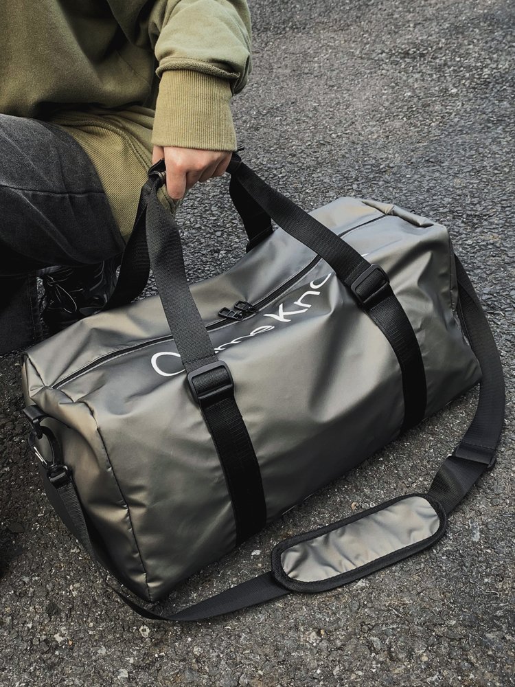 Gym bag, large capacity, dry, wet and separate swim bag, male hand-held slashed and cross-colour sports bag