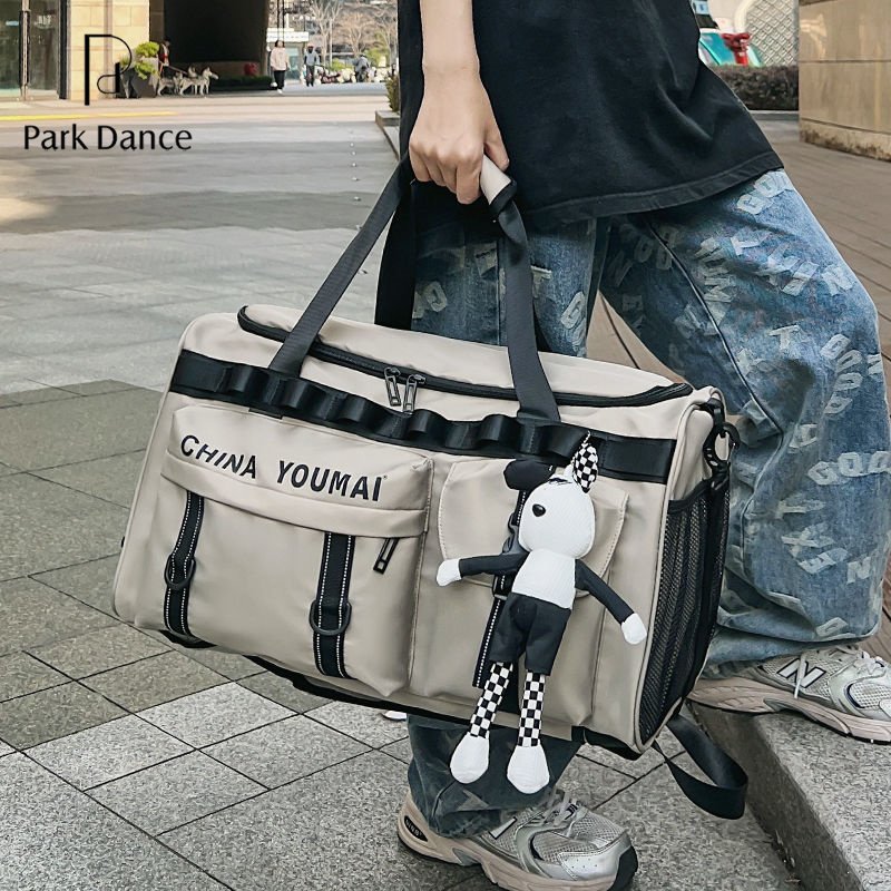 PARK DANCE SHORT TRIP PACKS WITH LARGE CAPACITY HAND-HELD SPORTS AND FITNESS PACKS FOR MEN ON THEIR WAY OUT