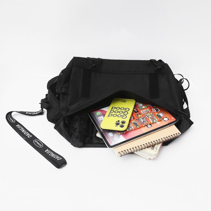 sportsman's black mailman's slant bag for ins college students