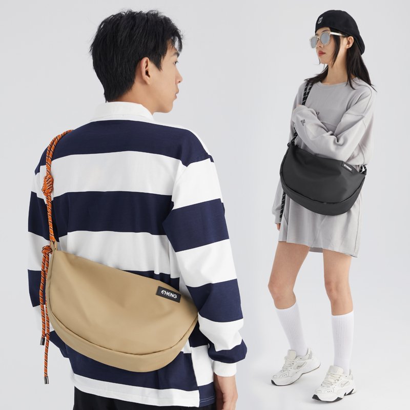 A 2024 new large-capacity commuting pack for a man in a slop bag and a man in a one-shoulder bag