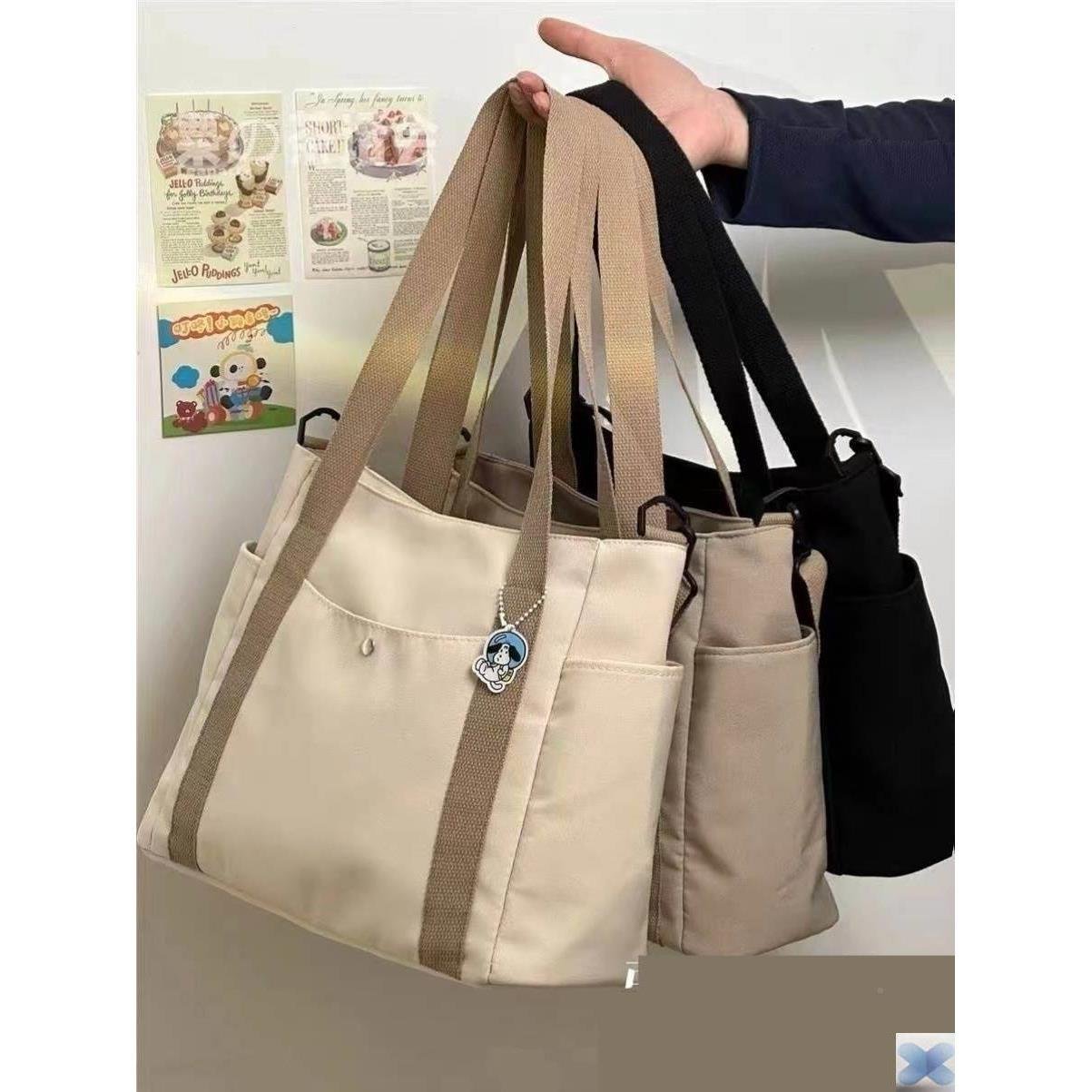 The gym bag, the one-shoulder dhow bag, went out in the autumn and winter