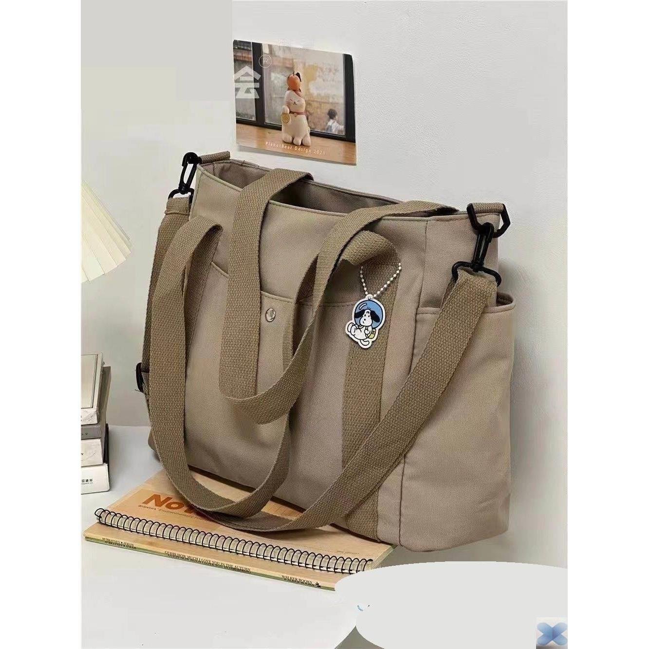 The gym bag, the one-shoulder dhow bag, went out in the autumn and winter