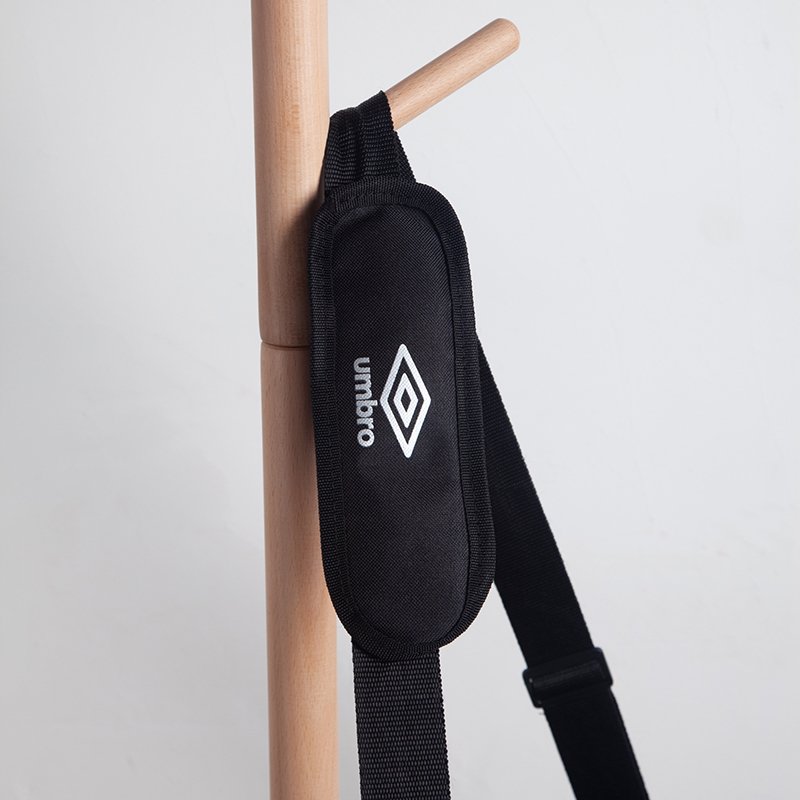 Export of British single-trade sports handbags for leisure and handbags for exercise and swimming