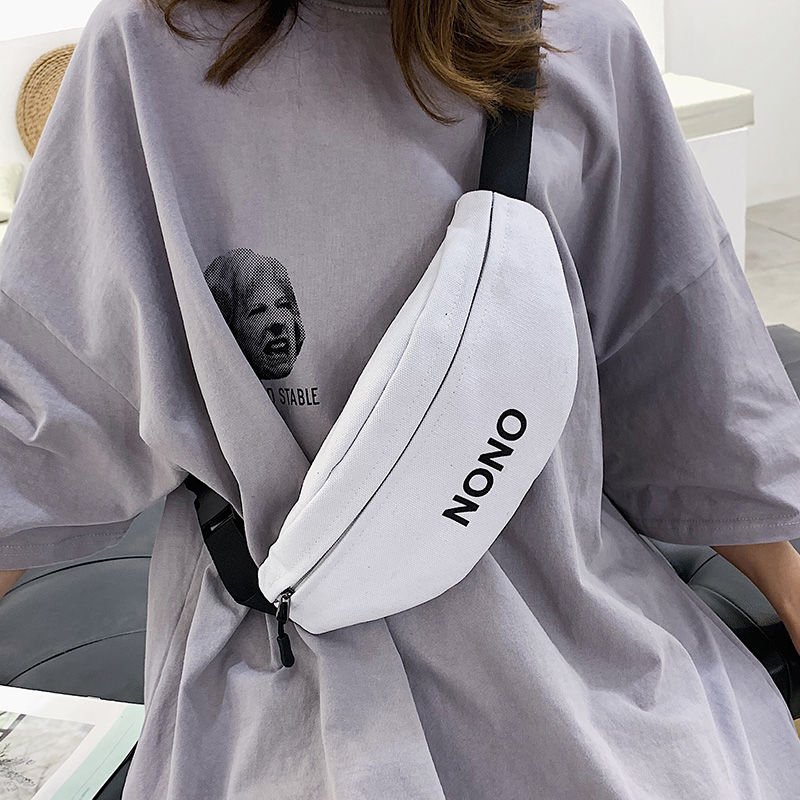 the new 2021 man's one-shoulder-slashed chest bag, a woman's twirl, and a man's backpack
