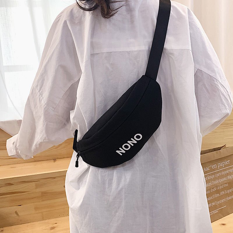 the new 2021 man's one-shoulder-slashed chest bag, a woman's twirl, and a man's backpack