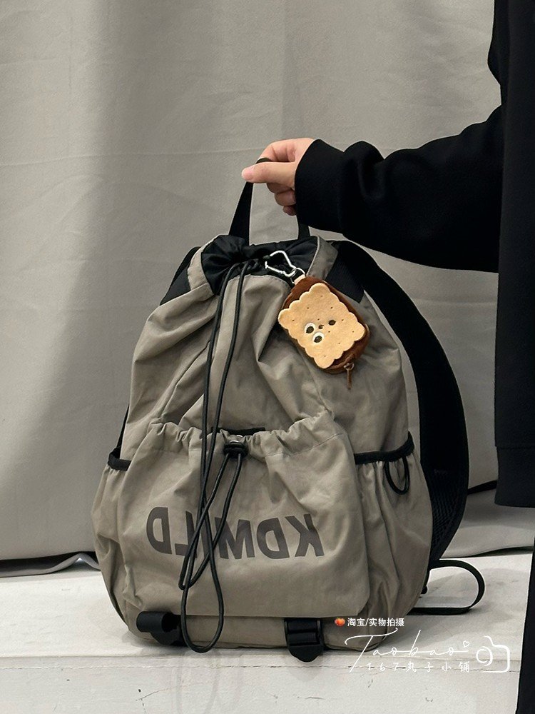 Out-of-the-door exercise, with a light-twisted shoulder-tip bag for both men and women, for college students