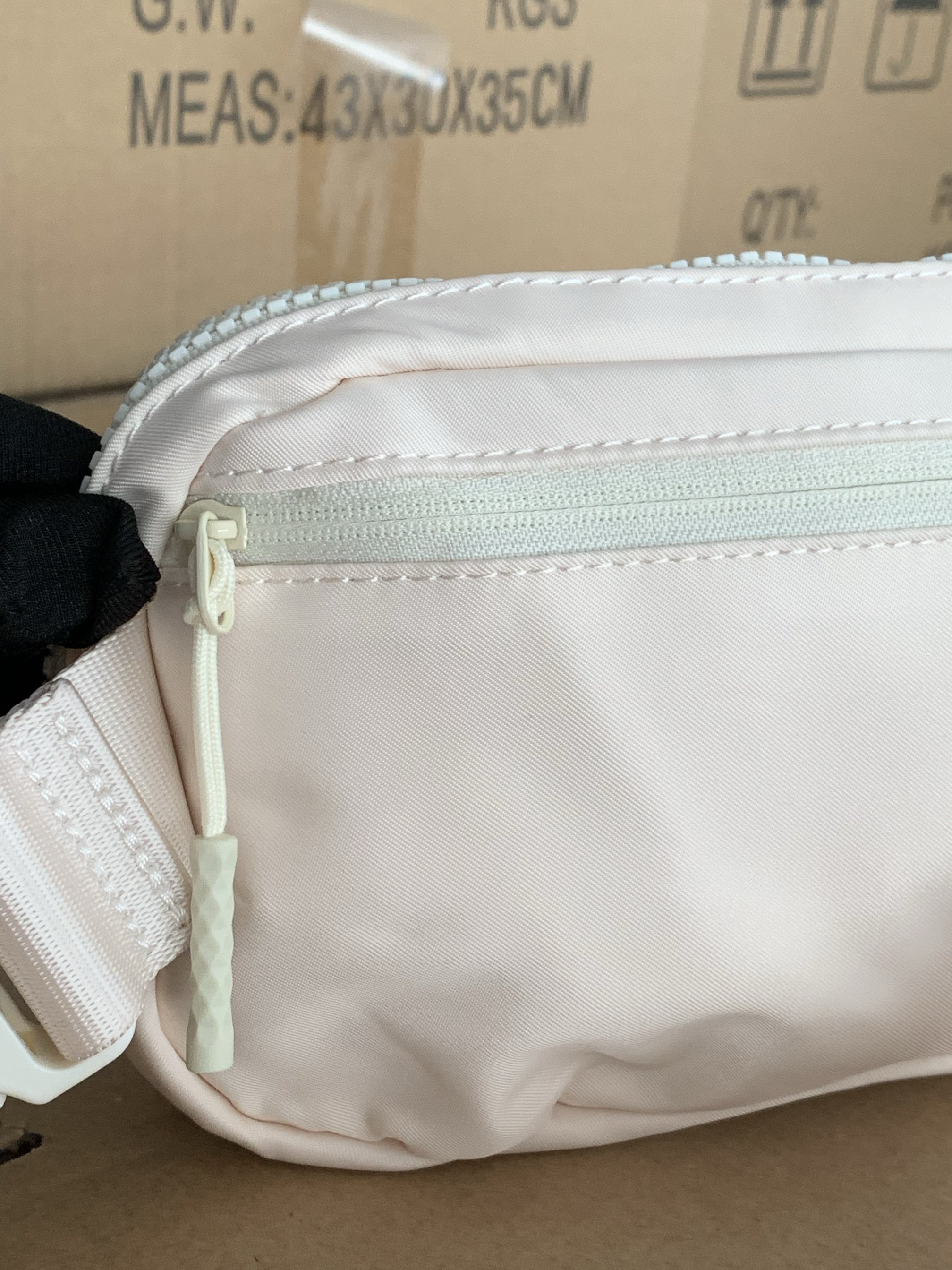 Exporting a new cash bag, a multi-layered, outdoor yoga and water-proofing sports bag