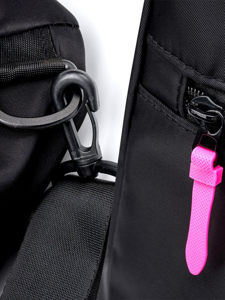 Barbie's damp, wet and separated swimming packs are for a bag of men's and women's swimsuits
