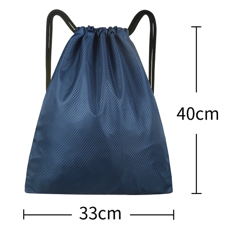 A light beamed pocket with a pair of shoulders for an outdoor exercise pack for a female student to pull for a bag
