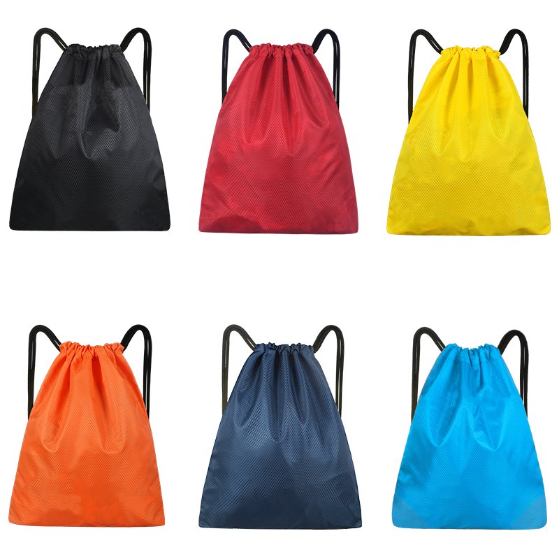 A light beamed pocket with a pair of shoulders for an outdoor exercise pack for a female student to pull for a bag