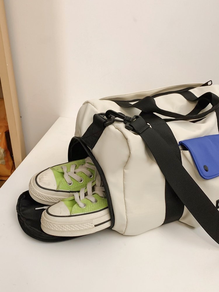 Short trip packs for water, dry and wet separation gymnasium packs for sports with large slashy capacity and multipurpose handbags