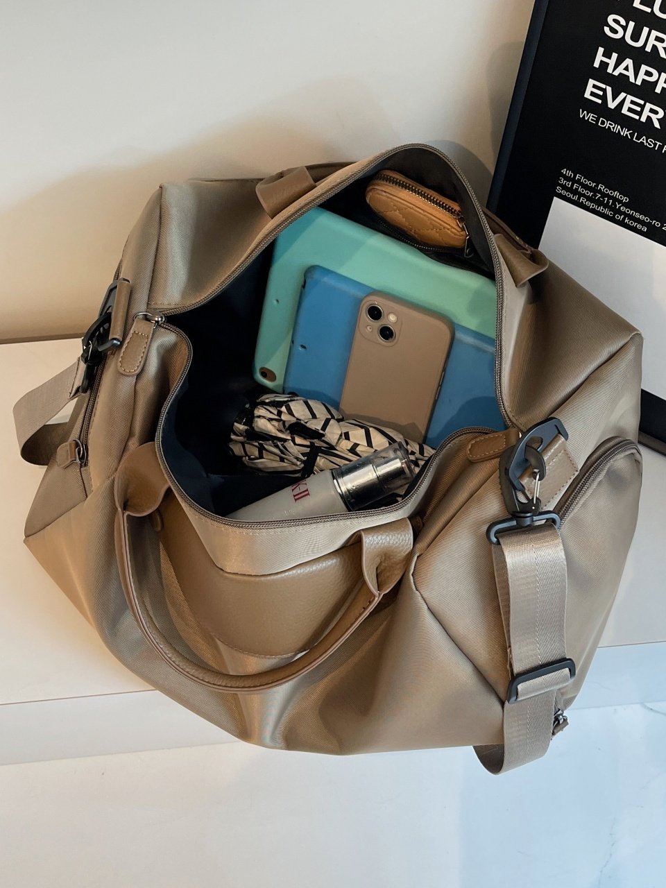 A new 2024 sluice bag, dry and wet, separate swimming kit, and a large-capacity gym bag